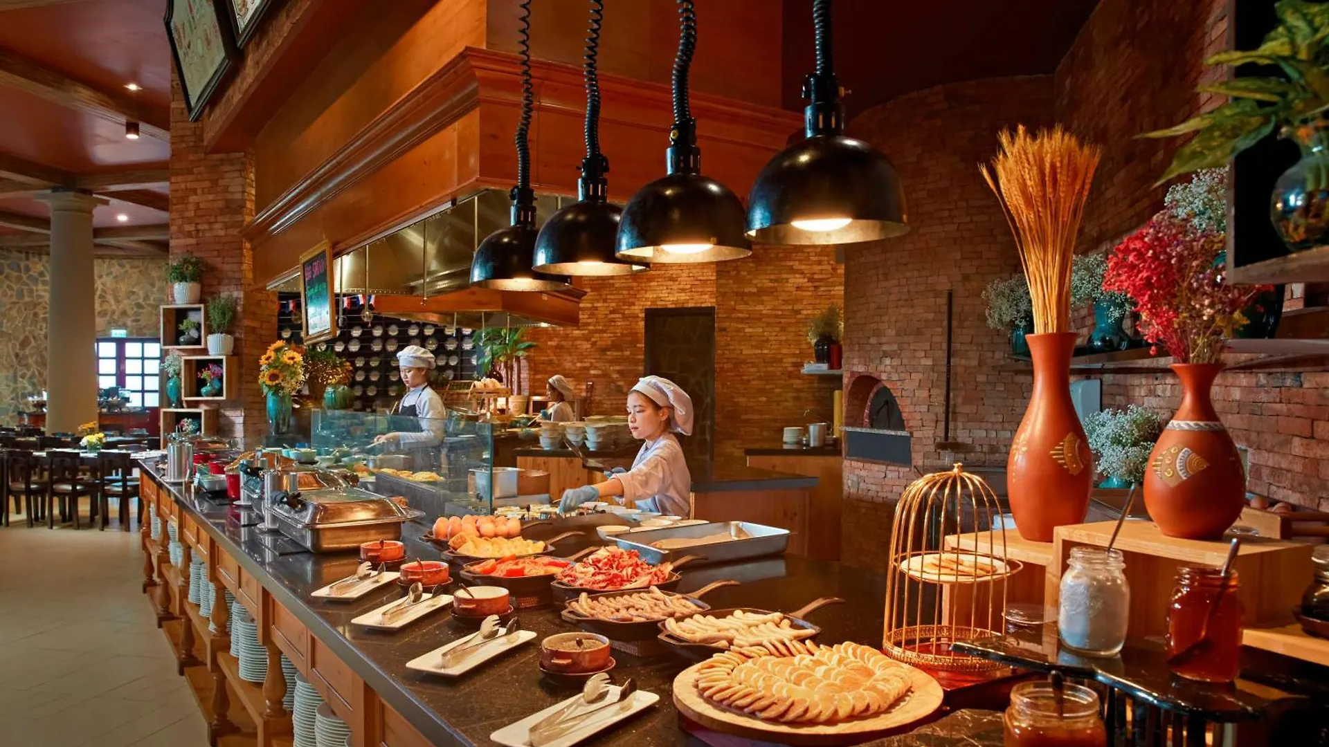 Hotel Mercure Danang French Village Bana Hills